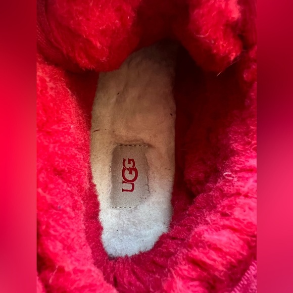 UGG Red Chukka Neumel Boots Red Suede Shearling Fur Lined Women’s Sz 6 - Picture 8 of 11